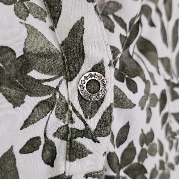 Chico's leaf print top - Picture 5 of 7